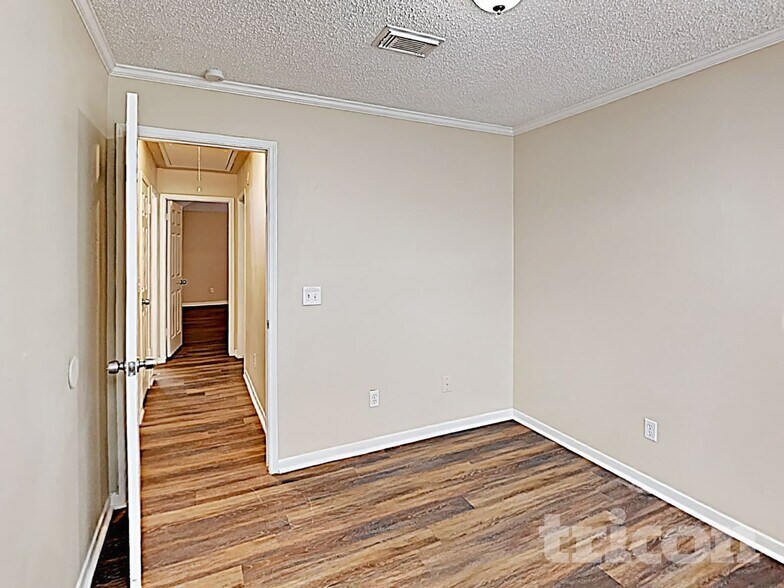 Building Photo - 13830 Keyworth Dr