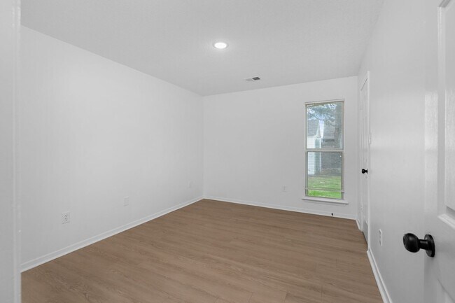 Building Photo - 7124 Brandee Dr