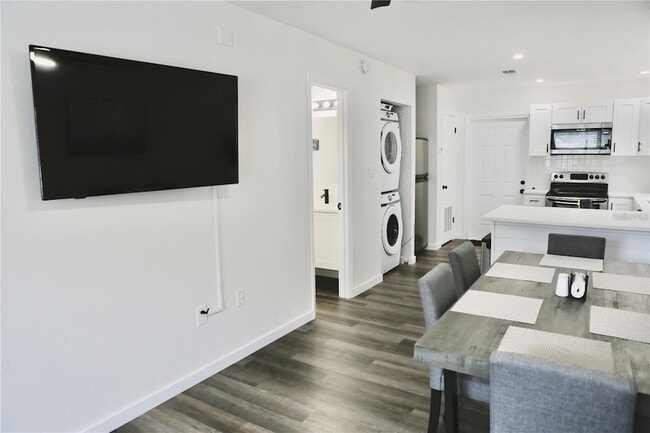 Building Photo - 3308 SW 26 Way