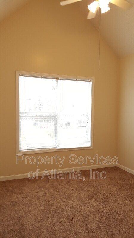 Building Photo - 737 Erin Dr