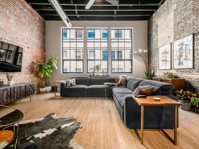 Building Photo - The Lofts at 44