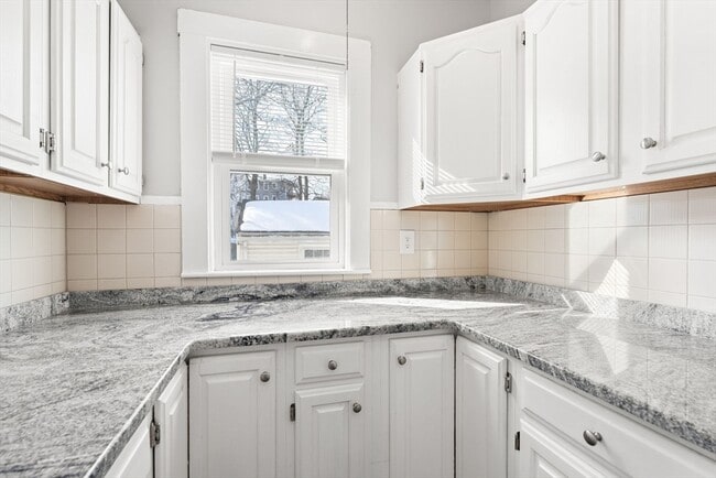 Building Photo - 3 Lawry St