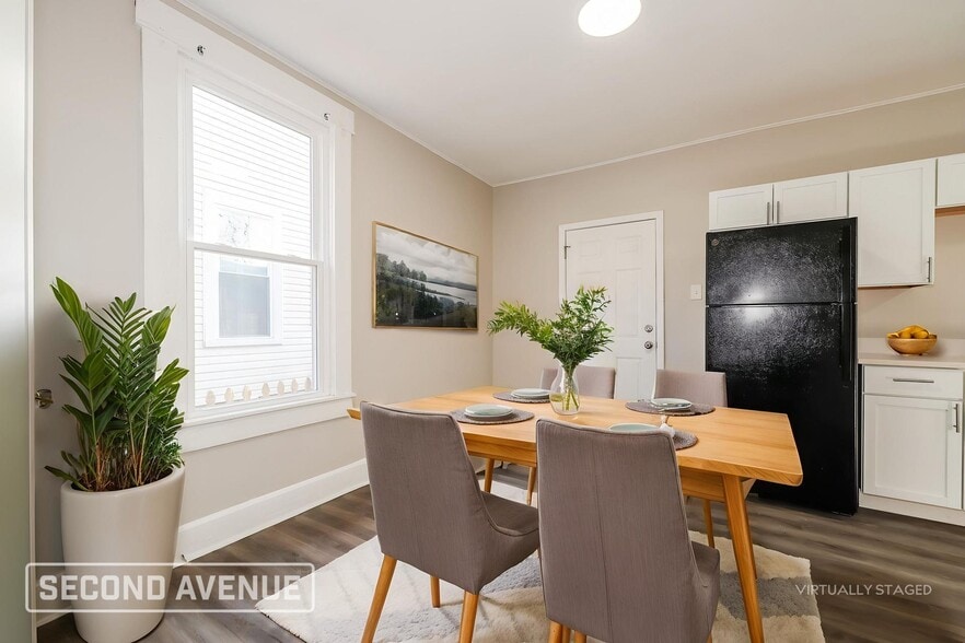 Building Photo - 4833 Greenwood Terrace