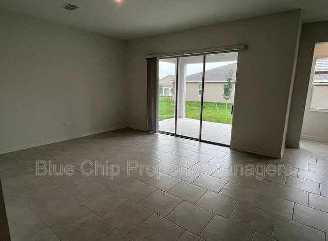 Building Photo - 3031 Country Side Dr