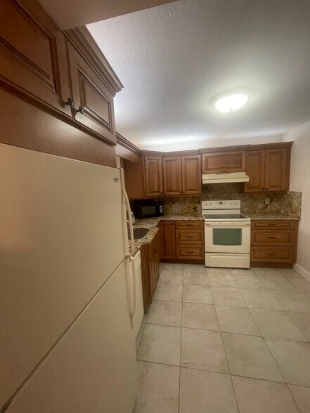 Building Photo - 2073 Coral Ridge Dr
