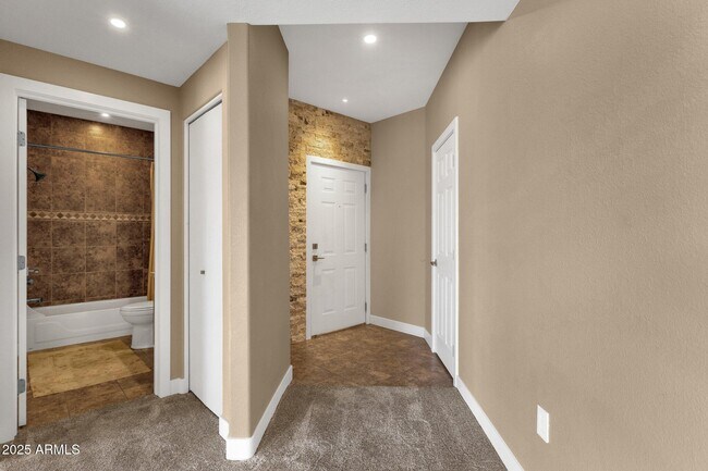 Building Photo - 13700 N Fountain Hills Blvd