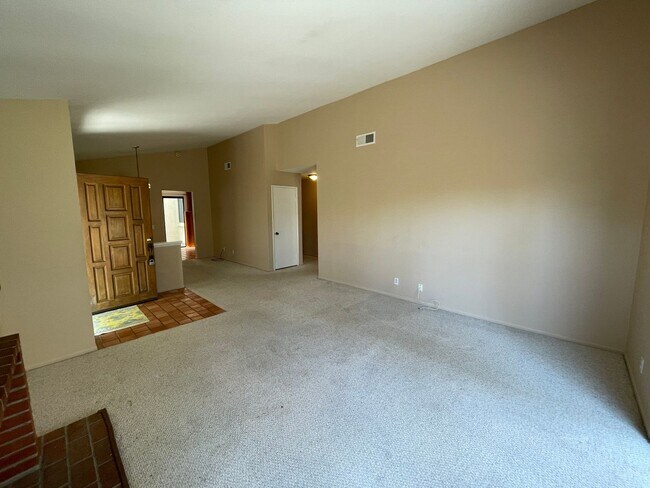 Building Photo - High Country West/Rancho Bernardo, Patio Home.  2/2, 1230 sq. ft..