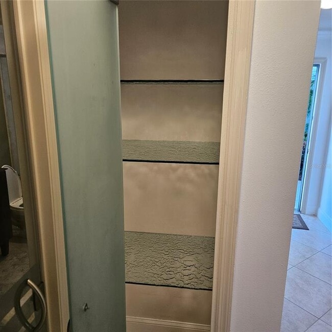 Building Photo - 701 Poinsettia Rd