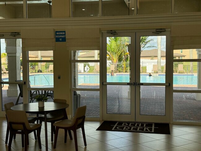 Building Photo - 673 Carlyle Way