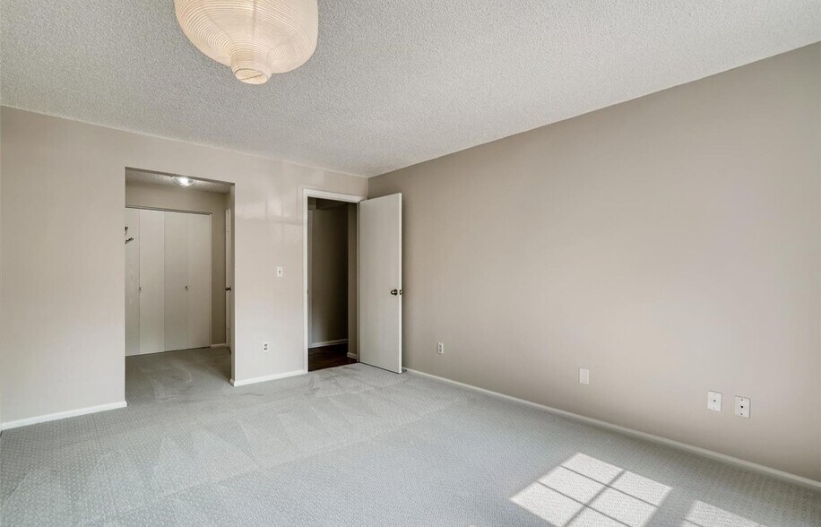 Building Photo - 5565 W 76th Ave