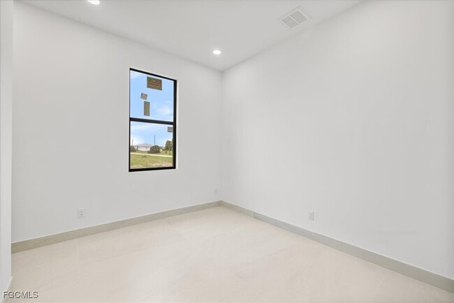 Building Photo - 4333 NW 33rd Ln