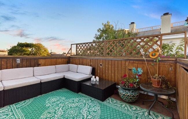 Roofdeck - 3110 Highland Ave