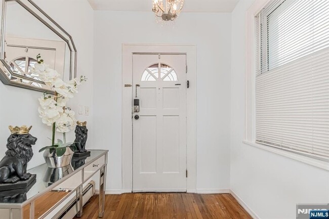 Building Photo - 57 Clinton Pl