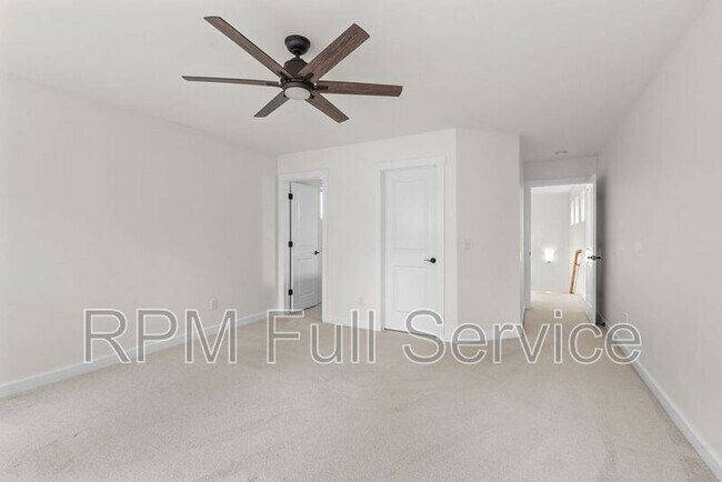 Building Photo - 537 Eastboro Dr