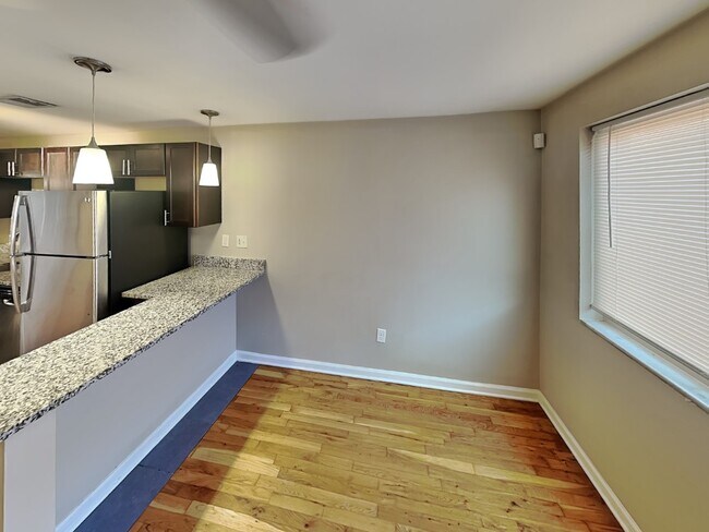 Building Photo - Lantern Square Apartments-A3