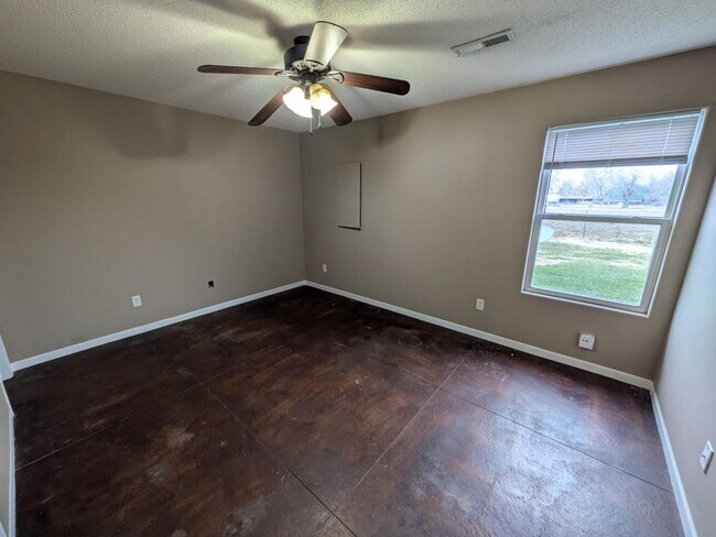 Building Photo - 1332 N Curtis Ct