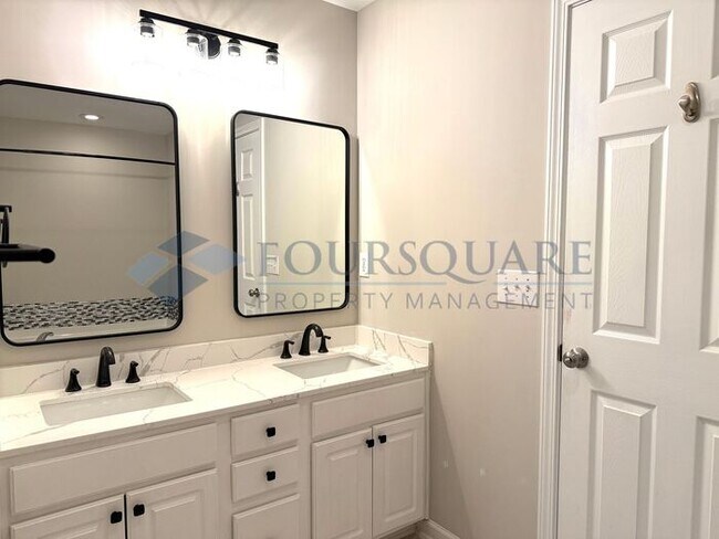 Building Photo - Lovely 3-Bedroom Townhome with Fireplace, Back Patio  & Community Amenities Included! Convenient ...