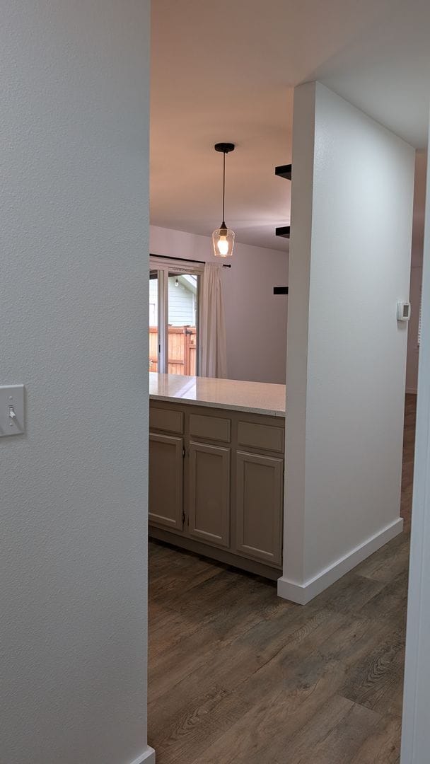 Building Photo - 3 Bedroom Charmer