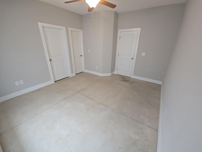 Building Photo - Charming Single-Family Home in Valley Cent...