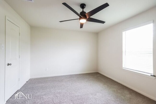 Building Photo - 25521 Rose Creek Dr