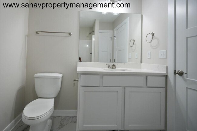 Building Photo - "Modern Comfort Meets Convenience: Your Ideal Home in Waukee"