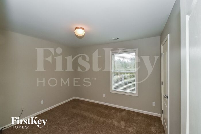 Building Photo - 8145 Willowbank Way