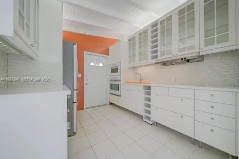 Building Photo - 6550 SW 26th St