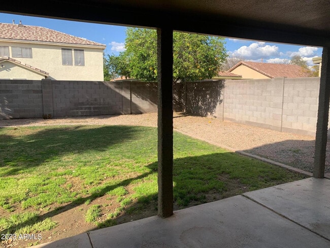 Building Photo - 494 W Cotton Ln