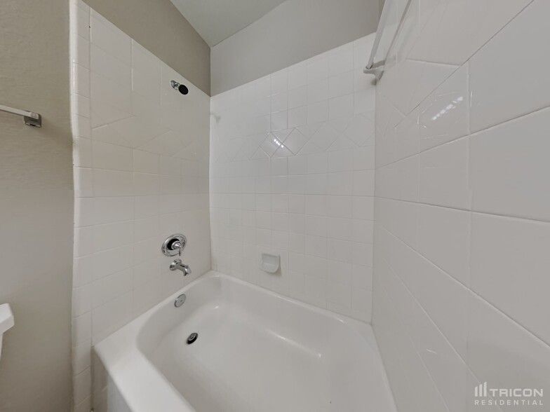 Building Photo - 13702 Sun Bear Ct