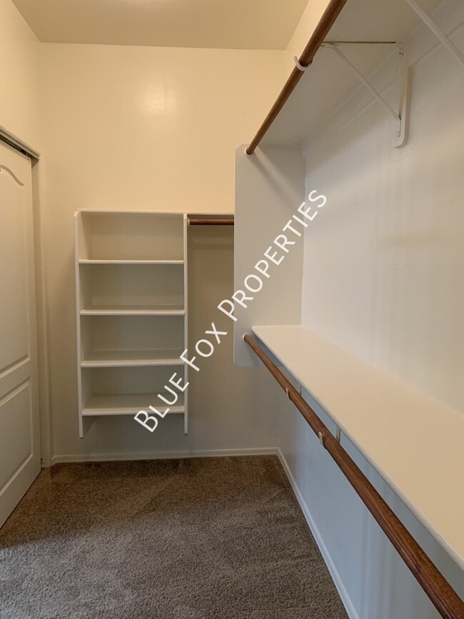 Building Photo - 11921 N Cantata Dr