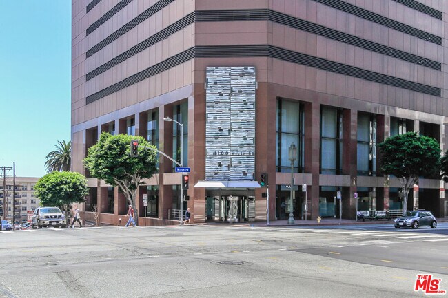 Building Photo - 1100 Wilshire Blvd