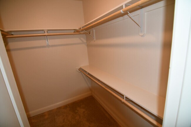 Building Photo - Trendy, 3 bedroom, 2 bath home in coveted Kenilworth Crossing Community near LSU