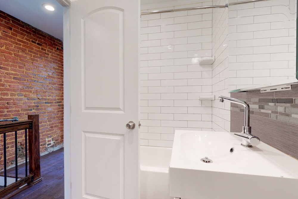 Building Photo - 1711 Latrobe St