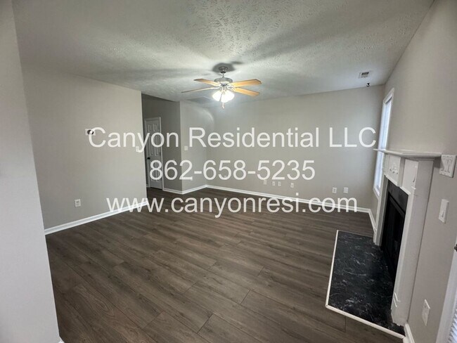 Building Photo - Spacious 3-Bedroom Home for Rent in Raeford