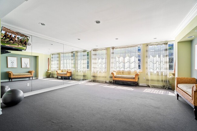 Building Photo - Pineapple Grove Village