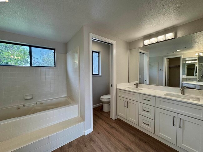 Building Photo - 20647 Maria Ct