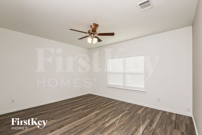 Building Photo - 7336 Parkside Pl Dr