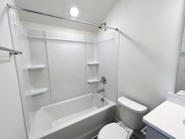 Building Photo - 324 Highview Dr