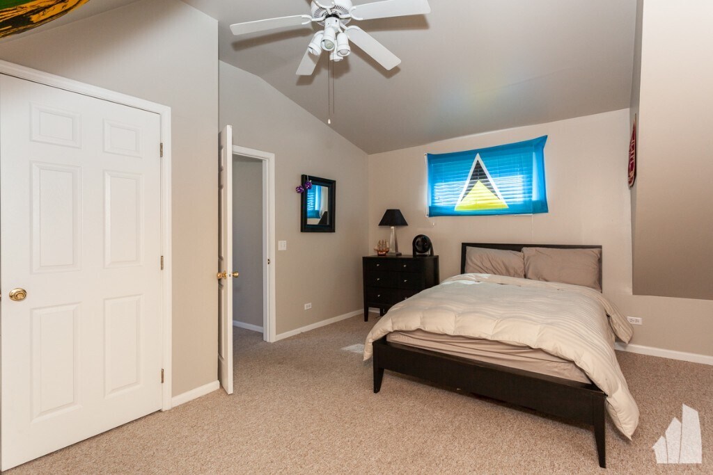 Building Photo - 2440 N Ashland Ave