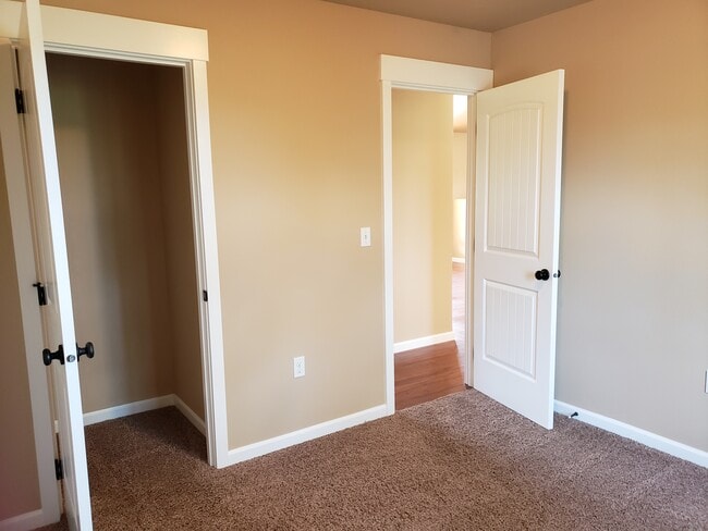 bedroom 1 - 28450 Pleasant Valley Rd