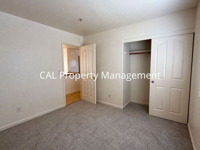 Building Photo - Stunning 5-Bedroom, 3-Bathroom Home with Fireplace & 2-Car Garage