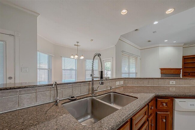 Building Photo - 16002 Castletown Park Ct