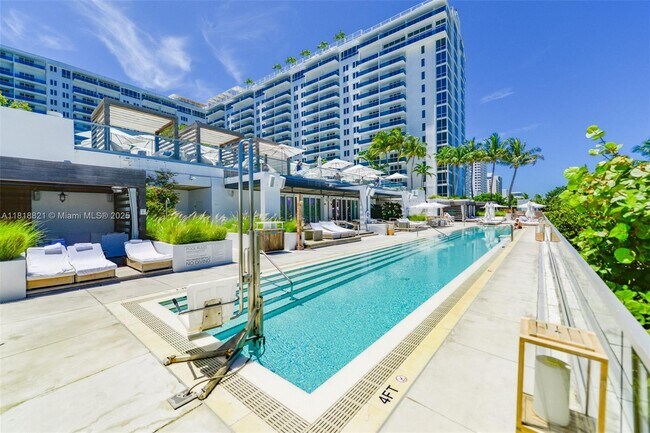Building Photo - 2301 Collins Ave