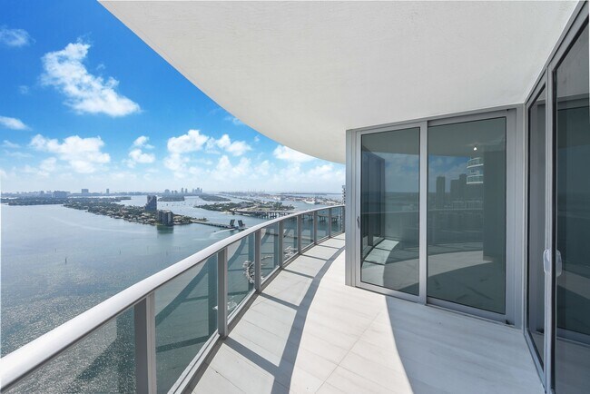 Building Photo - 488 NE 18th St