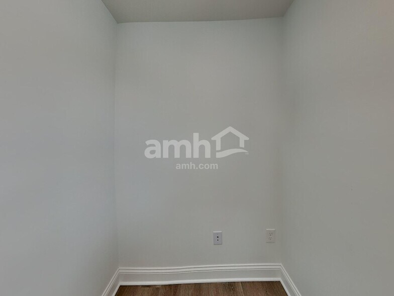 Building Photo - 9151 Henley Ave