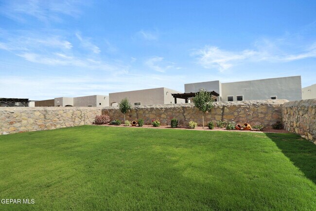 Building Photo - 12821 Linstead Ave