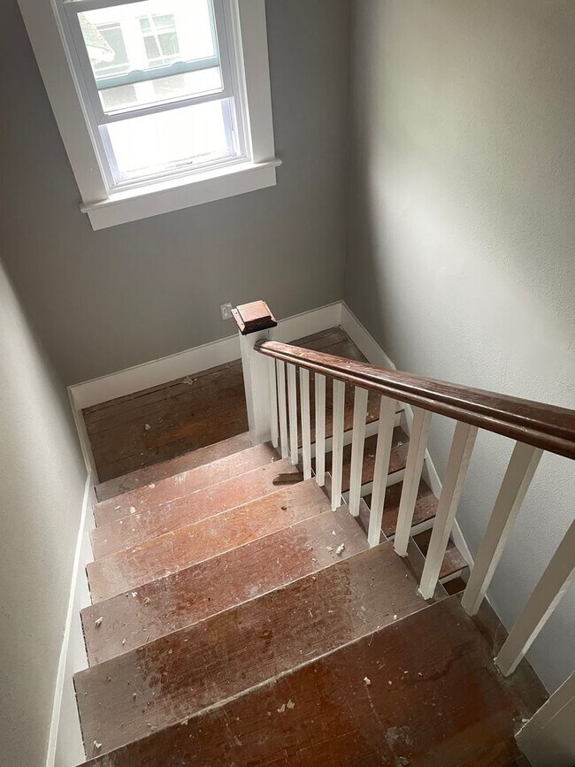 Building Photo - 312 Sumpter Ave