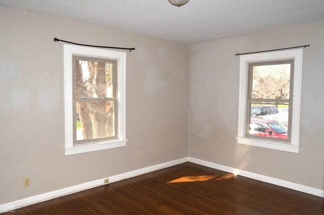 Building Photo - 1302 Shannon Ave