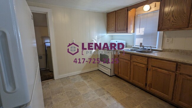 Building Photo - The Perfect Size!