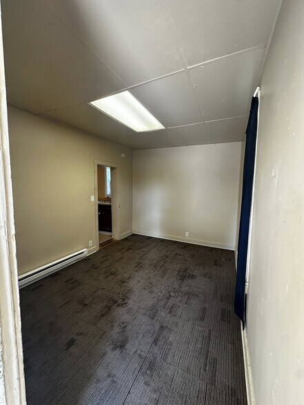 Building Photo - 5 6th Ave N